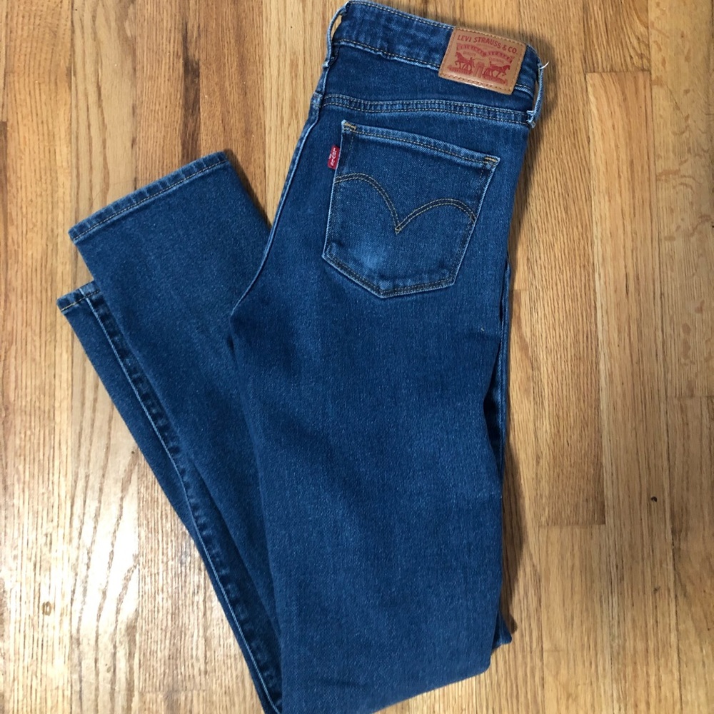 Slim Levi’s jeans